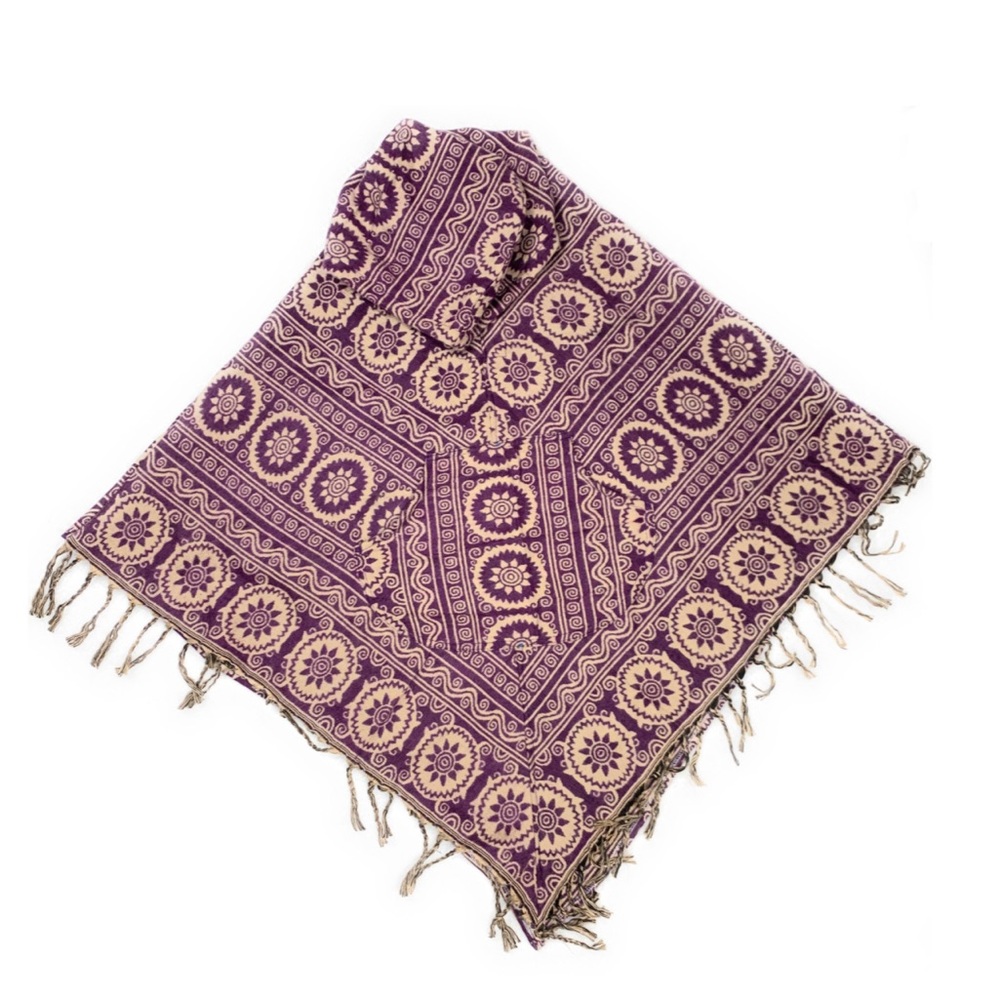 Hooded Woolen Poncho - Picture 6 of 9